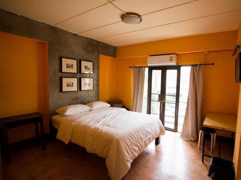 Isleep Guesthouse Chiang Mai Buitenkant foto
