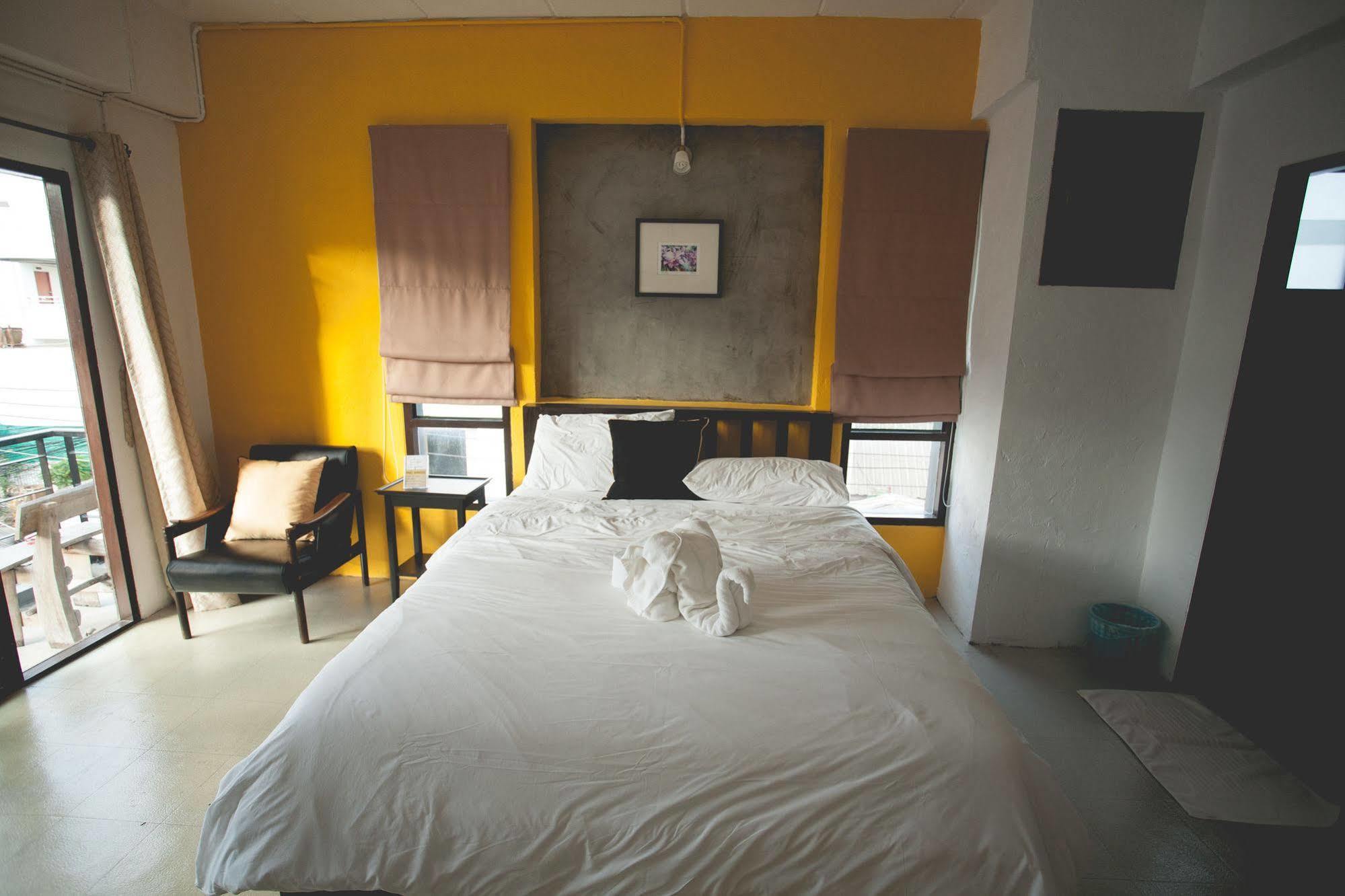 Isleep Guesthouse Chiang Mai Buitenkant foto