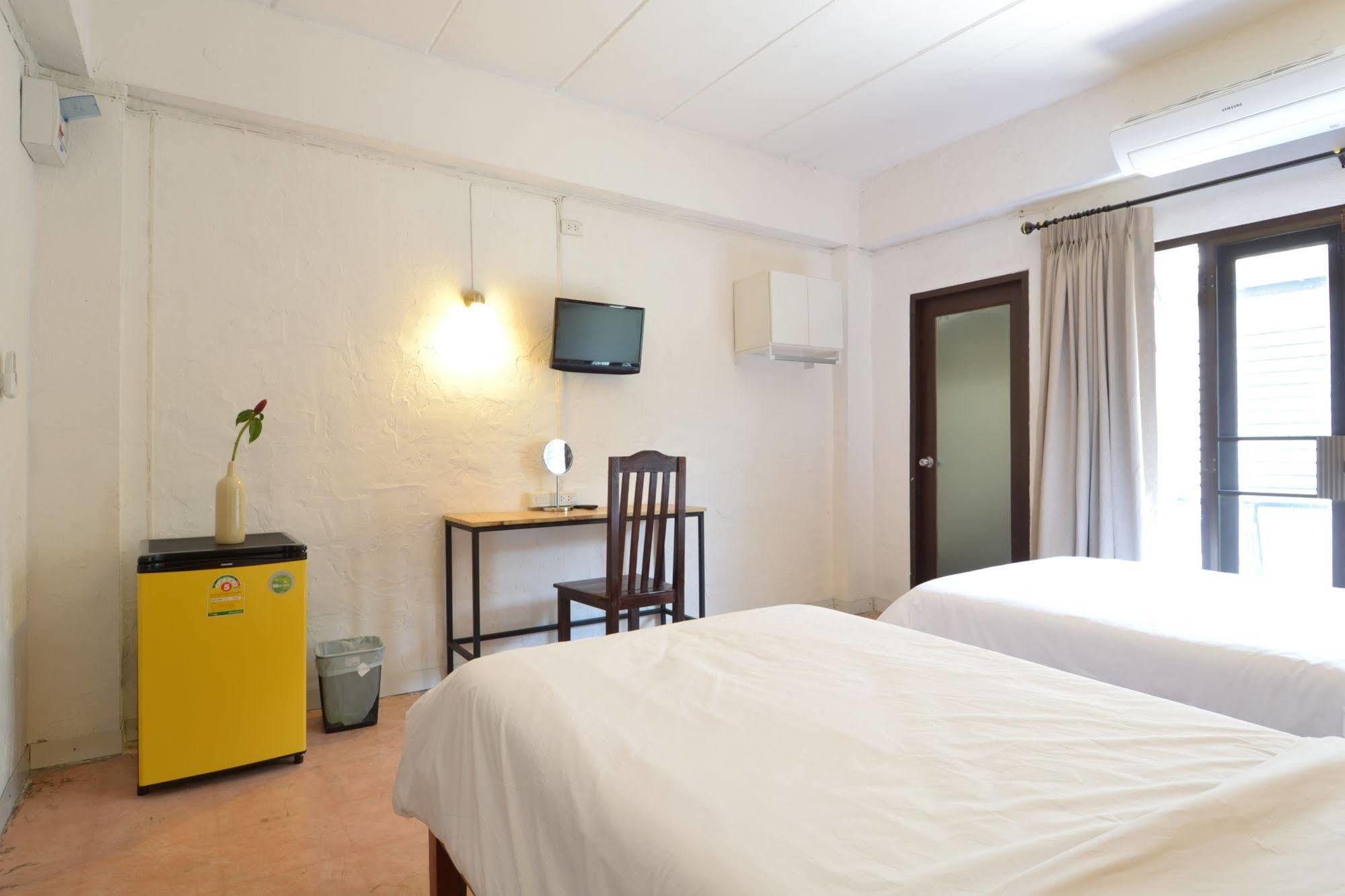 Isleep Guesthouse Chiang Mai Buitenkant foto