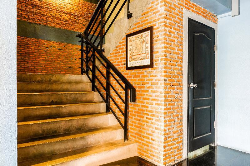 Isleep Guesthouse Chiang Mai Buitenkant foto